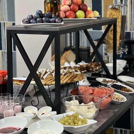 Urban Hotel Бишкек Екстериор снимка