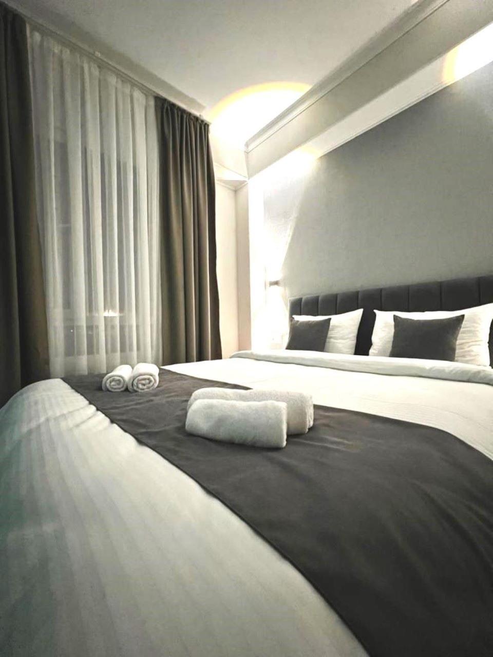 Urban Hotel Бишкек Екстериор снимка