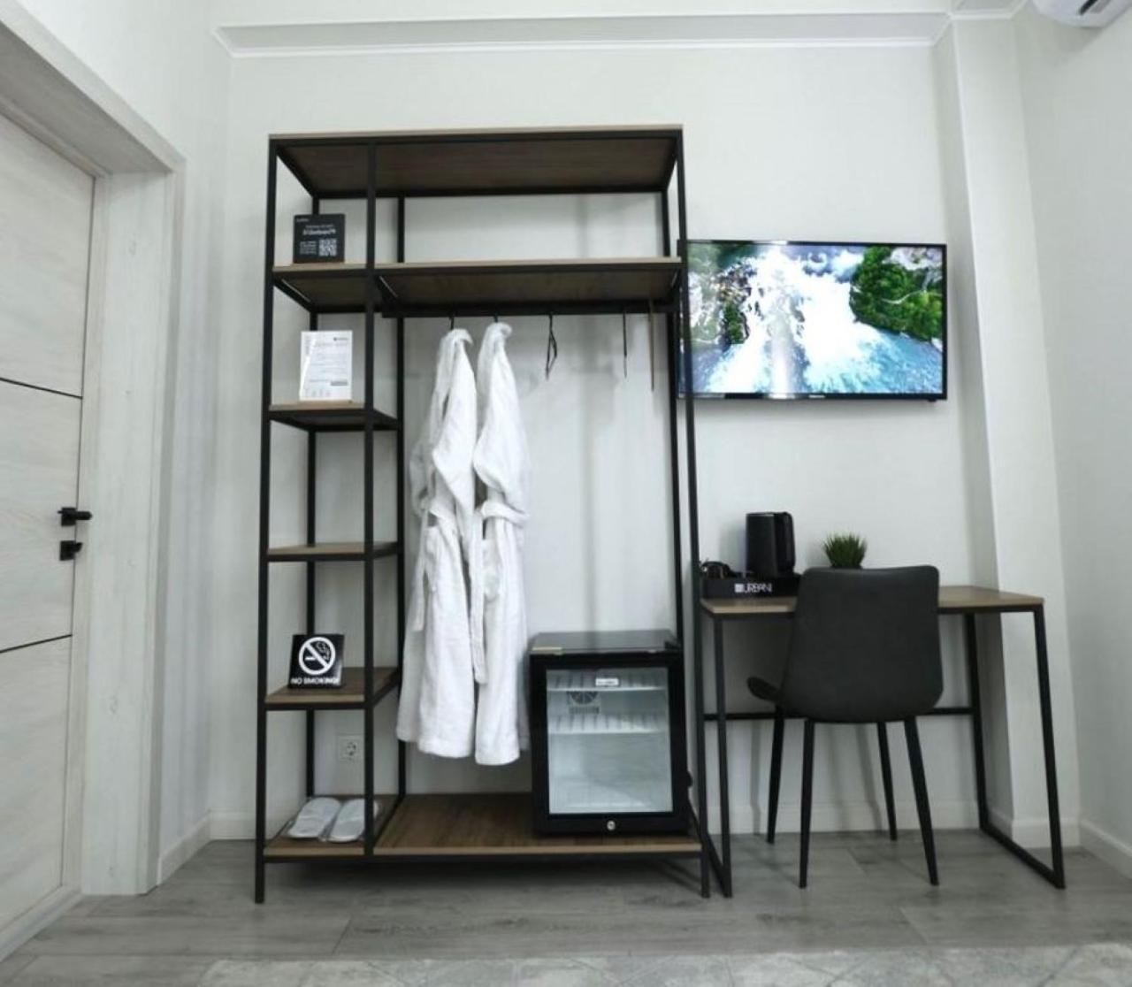 Urban Hotel Бишкек Екстериор снимка