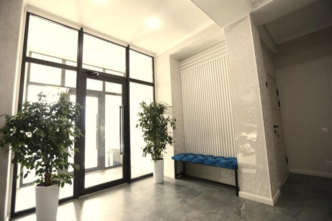 Urban Hotel Бишкек Екстериор снимка