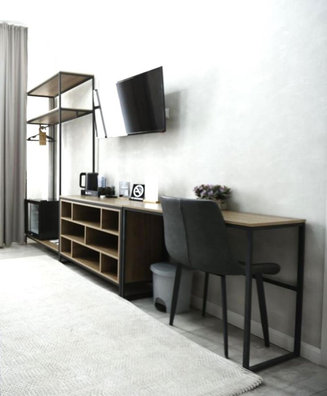 Urban Hotel Бишкек Екстериор снимка