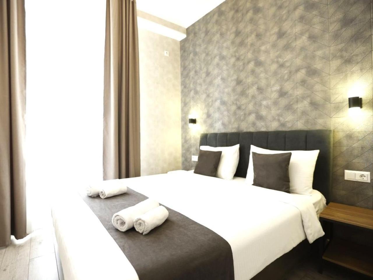 Urban Hotel Бишкек Екстериор снимка