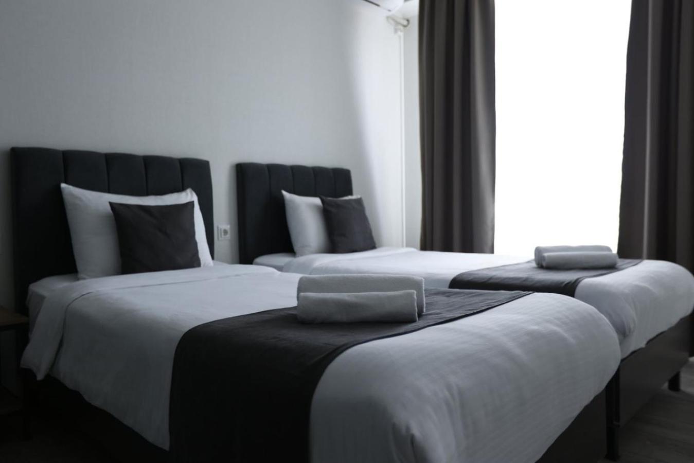 Urban Hotel Бишкек Екстериор снимка