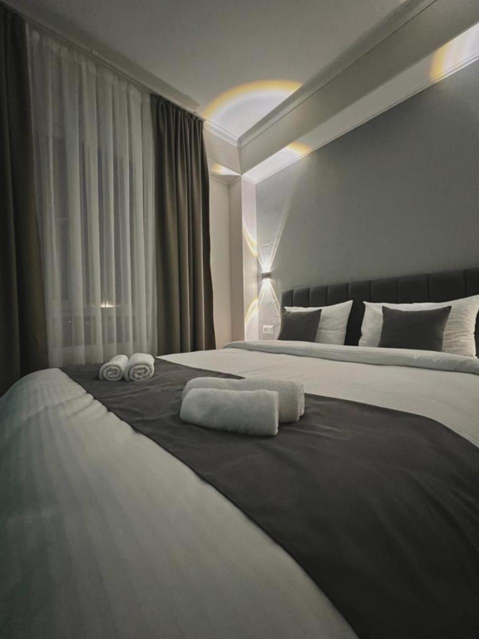 Urban Hotel Бишкек Екстериор снимка